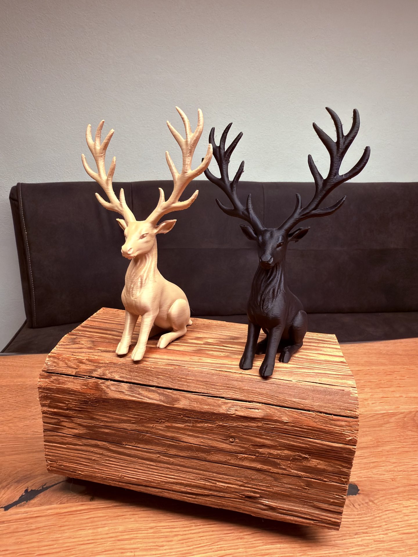 Hirsch „sitzend“ – 3D-Druck-Deko von 3Dstüberl.de