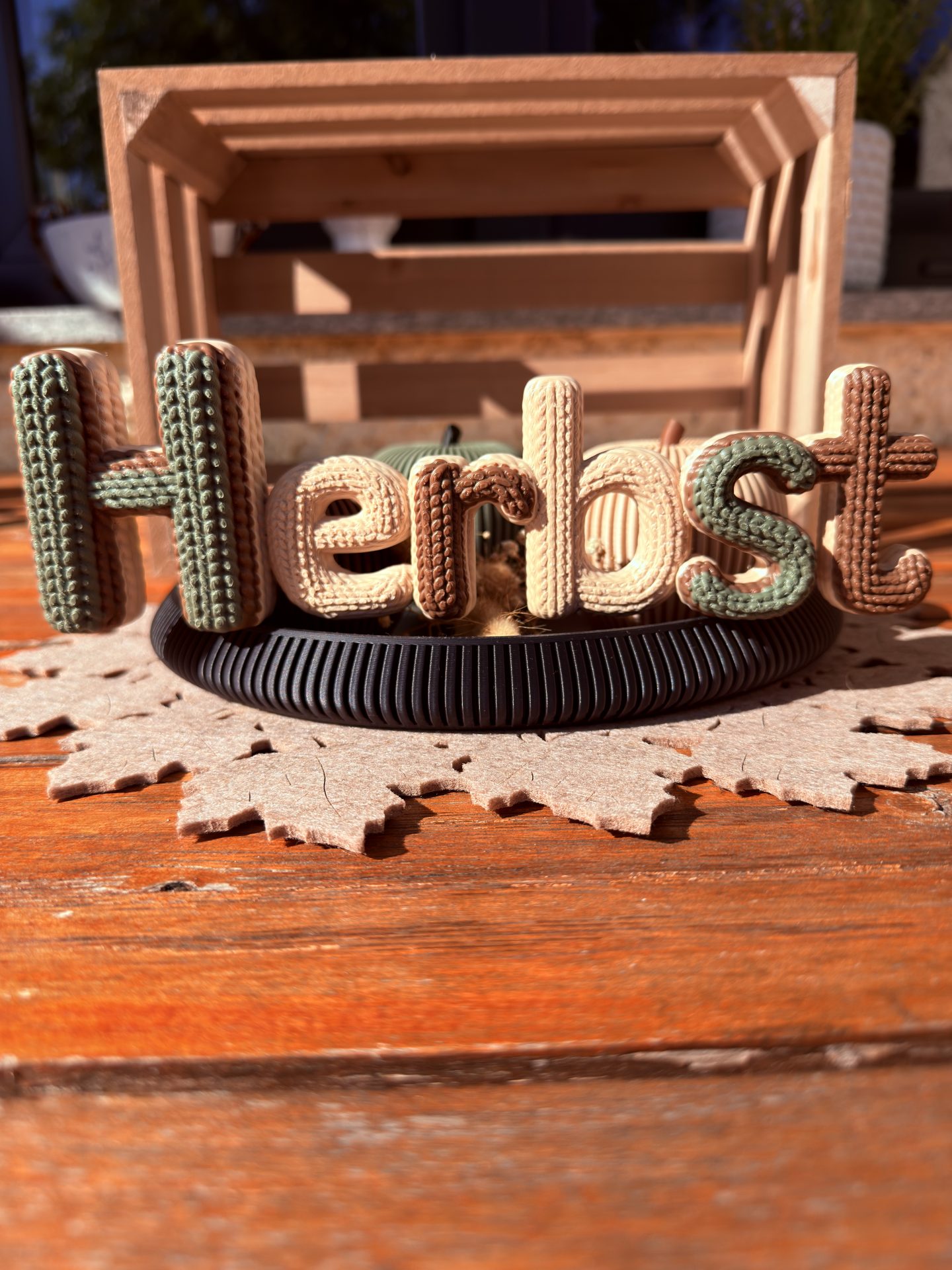 Herbst Schriftzug in Strickoptik – 3D-Druck-Deko von 3Dstüberl.de